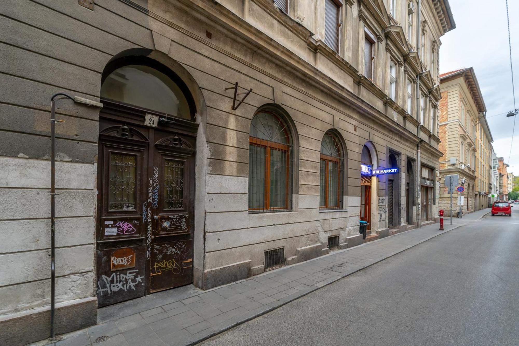 Azure Oasis In The Heart Of The City Budapest Extérieur photo