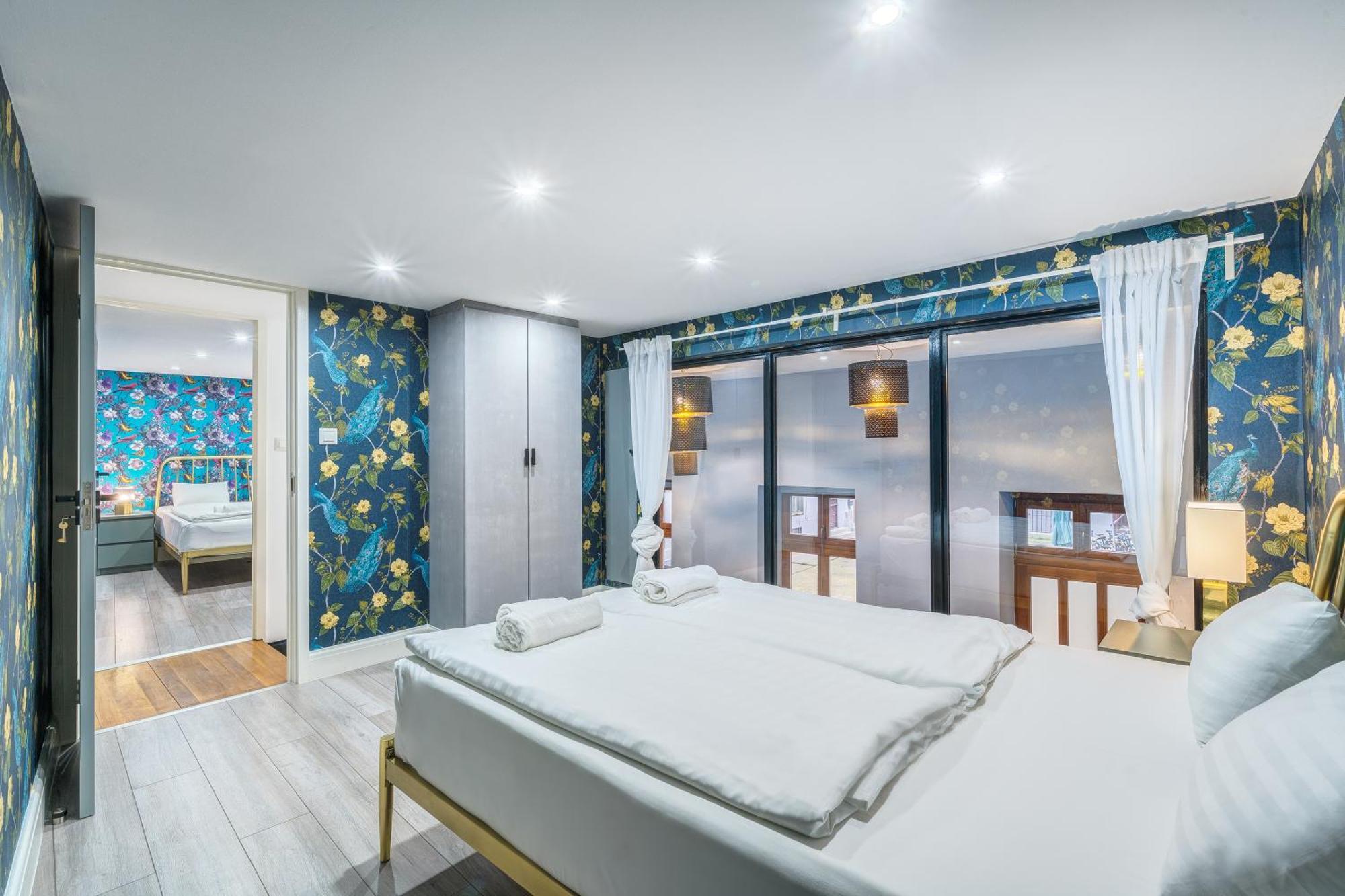 Azure Oasis In The Heart Of The City Budapest Extérieur photo